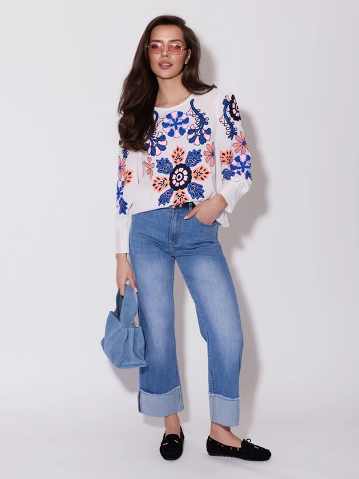 JEANSY Z WYWINIĘTĄ NOGAWKĄ