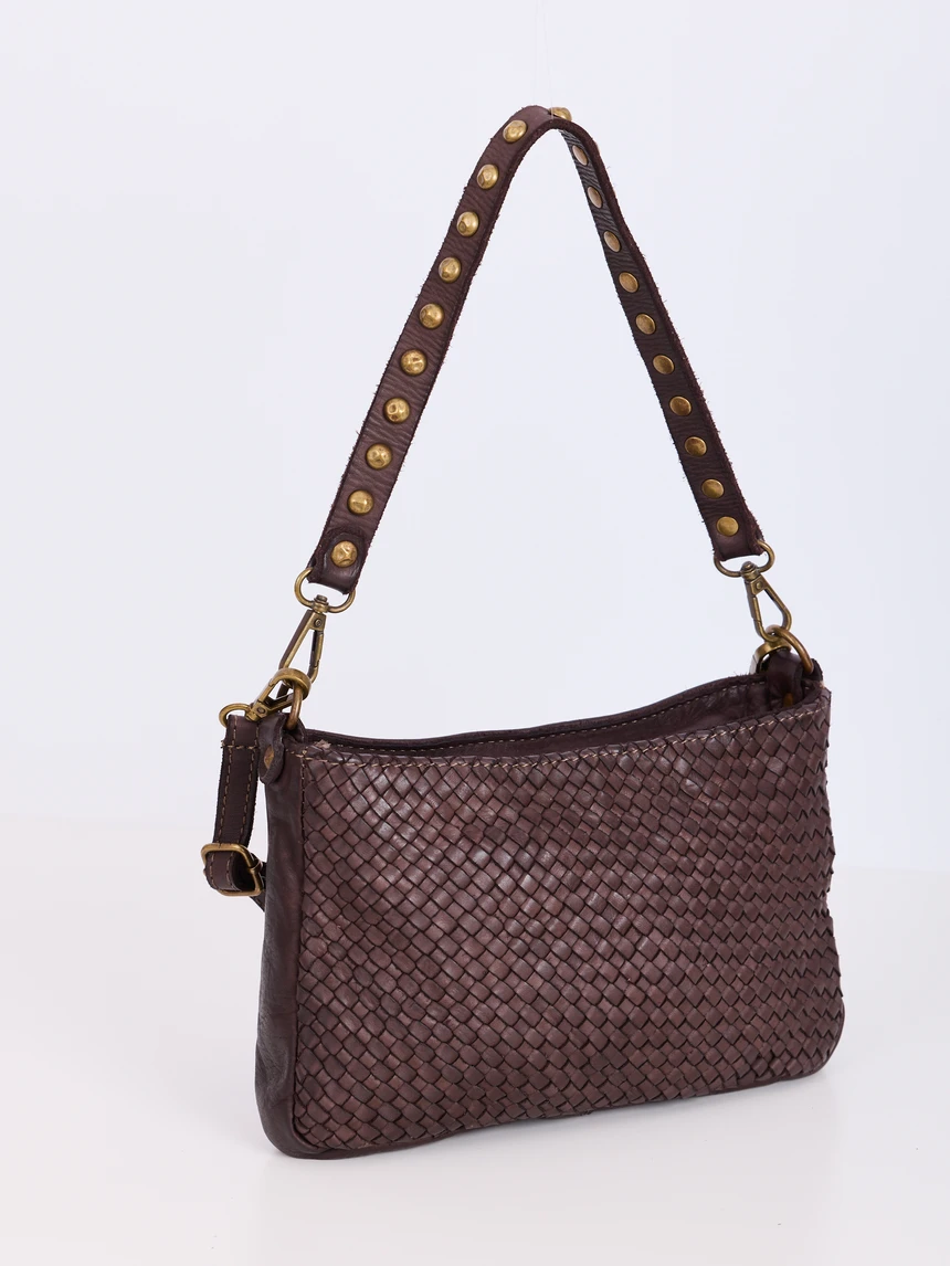 TOREBKA VINTAGE PLECIONA Z NITAMI NA RĄCZCE KAWOWA