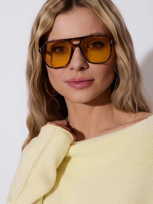 SWETER ASYMETRYCZNY KOPNIĘTY BUTTER YELLOW