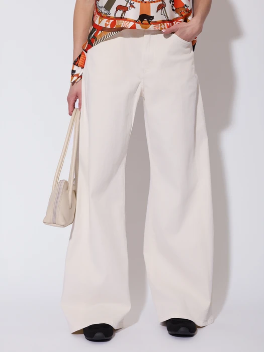 JEANSY Z PROSTĄ NOGAWKĄ ECRU