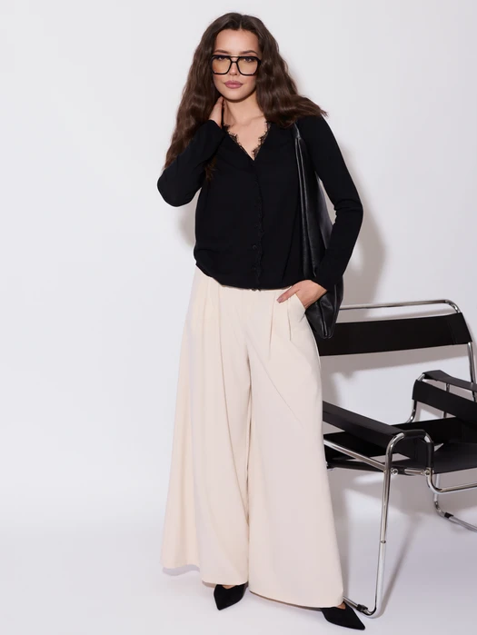 SWETEREK ZAPINANY NA GUZIKI DEKOLT KORONKA CZARNY